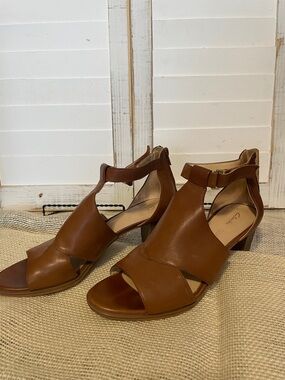 Clarks Brown Leather T-Strap Low Block Heel Sandals